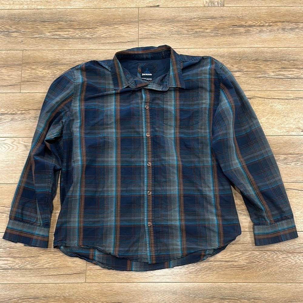 PRANA Men's Blue Plaid Shirt in Excellent Condition